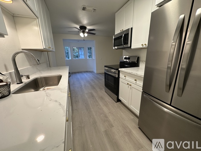 11332 Torrey Pines Drive 4 Beds Single Family Home for Rent - Photo gallery 2