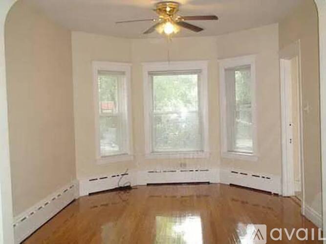 3244 W Belle Plaine Ave 3 Beds Apartment for Rent - Photo gallery 1