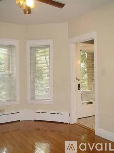 3244 W Belle Plaine Ave 3 Beds Apartment for Rent - Photo gallery 2