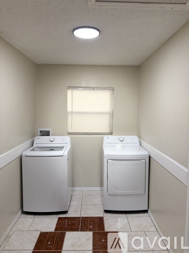 4811 East Clifton Street 4 Beds Single Family Home for Rent - Photo gallery 2