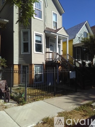 3046 W Lyndale St 3 Beds Apartment for Rent