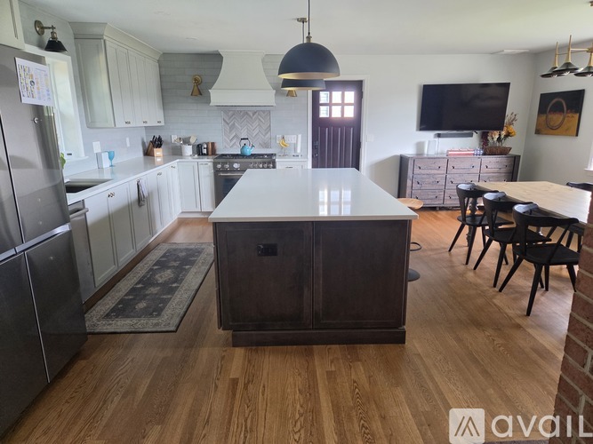 4739 Neptune Drive 5 Beds Single Family Home for Rent - Photo gallery 3