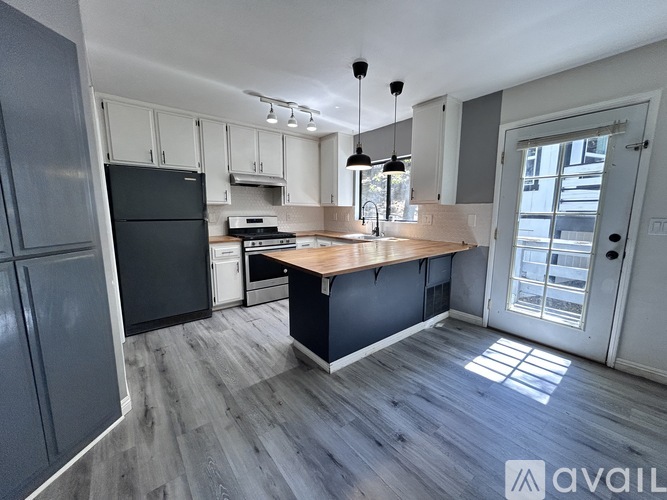 439 Shingle Mill Creek Rd 2 Beds Single Family Home for Rent - Photo gallery 3