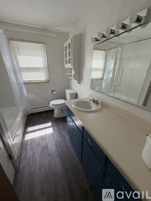 821 W 5th St 2 Beds Apartment for Rent - Photo gallery 1