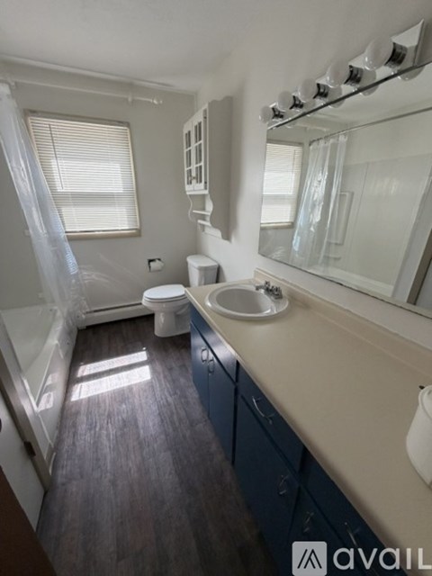 821 W 5Th St 2 Beds Apartment for Rent