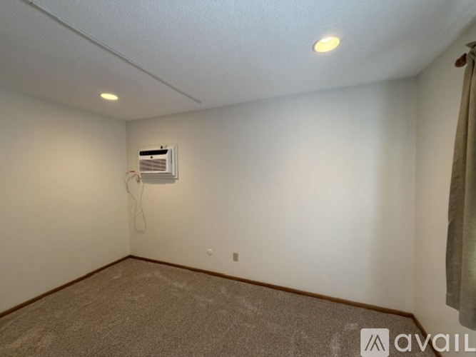 821 W 5th St 2 Beds Apartment for Rent - Photo gallery 3