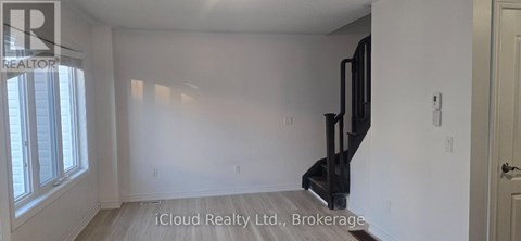 782 COOK CRESCENT 3 Beds Apartment for Rent