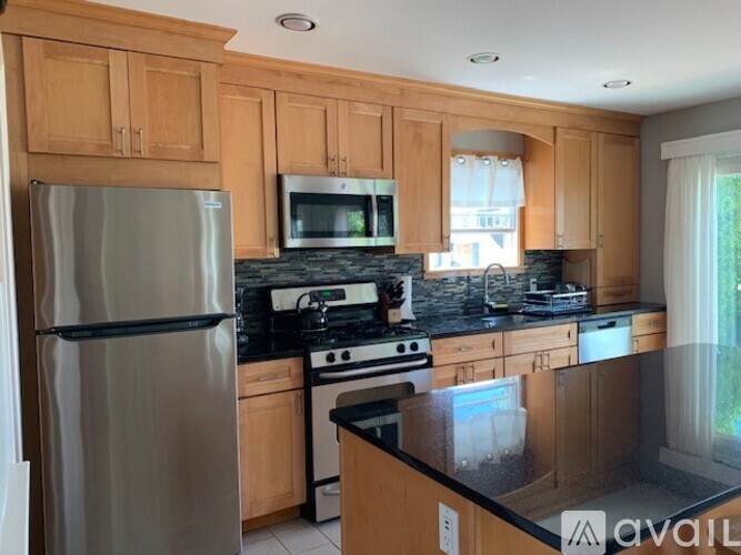 119 3rd Avenue 3 Beds Single Family Home for Rent - Photo gallery 3