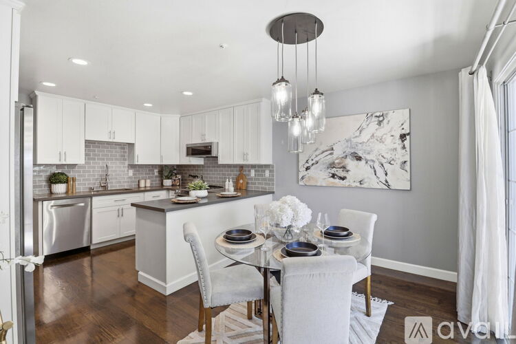 1569 Oxford Street 3 Beds Single Family Home for Rent - Photo gallery 5