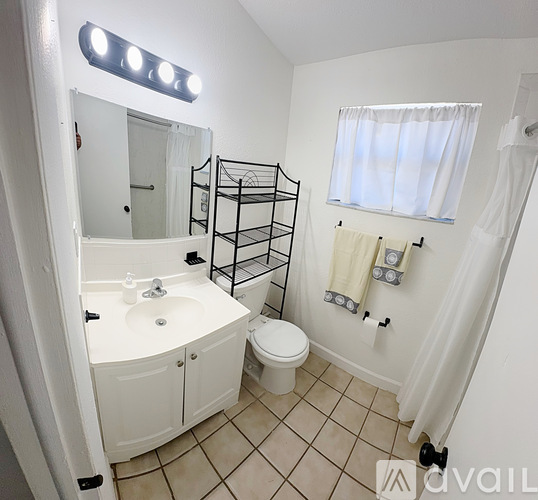 5212 South 84th Street 3 Beds Single Family Home for Rent - Photo gallery 1