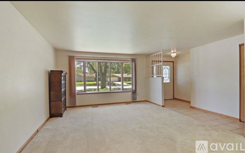 808 West Weathersfield Way 3 Beds Single Family Home for Rent - Photo gallery 3