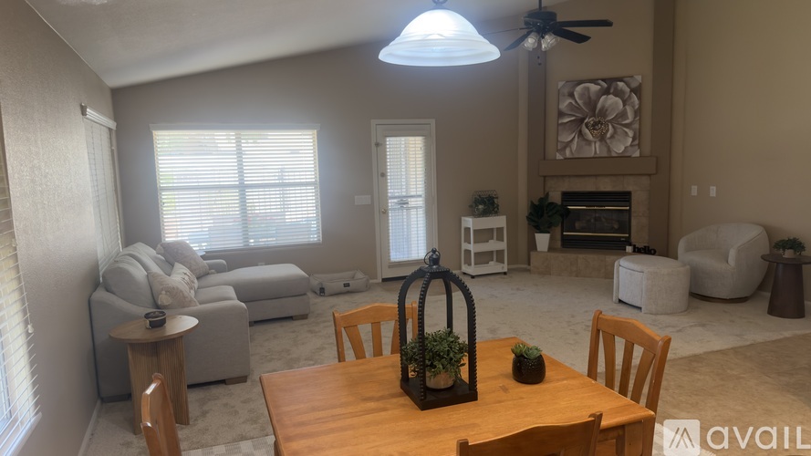 10250 West Country Club Trail 3 Beds Single Family Home for Rent - Photo gallery 3