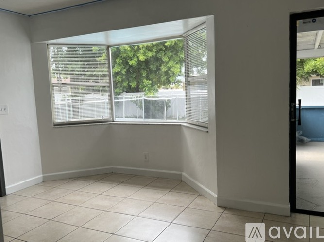 4401 Northwest 7th Street 3 Beds Single Family Home for Rent - Photo gallery 4