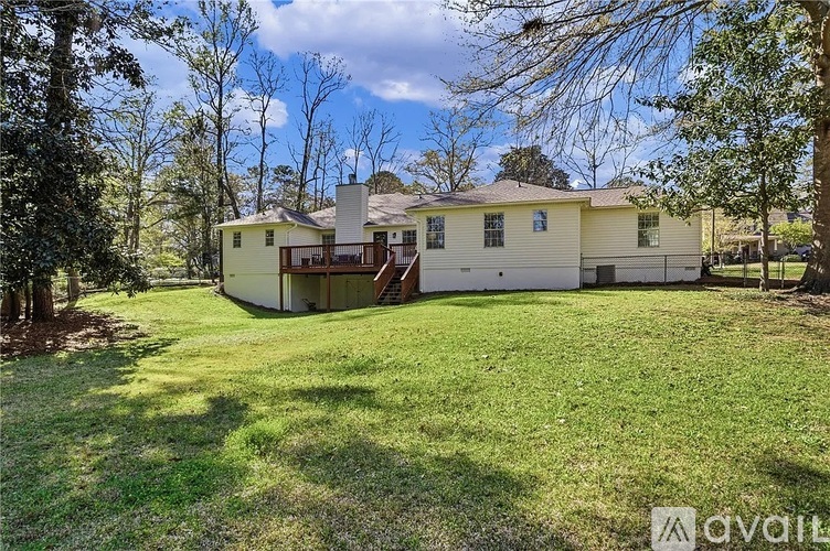 677 Sherwood Drive 4 Beds Single Family Home for Rent - Photo gallery 2