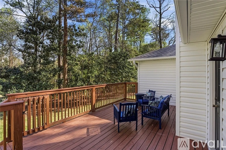 677 Sherwood Drive 4 Beds Single Family Home for Rent - Photo gallery 3