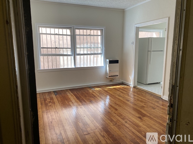 545 South Hobart Boulevard Studio Apartment for Rent - Photo gallery 5