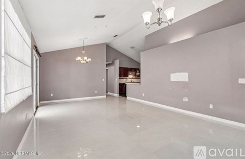5065 Knightsbridge Circle North 4 Beds Apartment for Rent