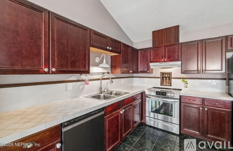 5065 Knightsbridge Circle North 4 Beds Single Family Home for Rent - Photo gallery 4