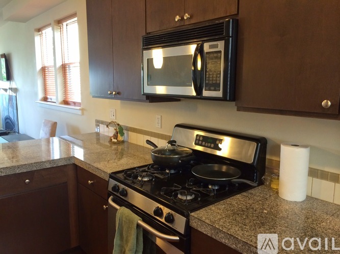 11707 Greenwood Avenue North 3 Beds Townhouse for Rent - Photo gallery 4
