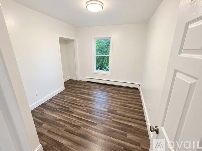 576 Franklin Street 3 Beds Apartment for Rent - Photo gallery 4