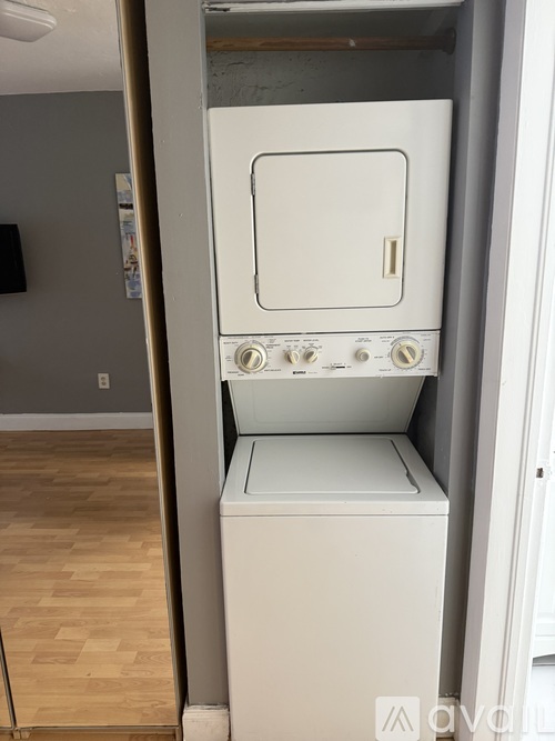 1611 West Ave Studio Apartment for Rent - Photo gallery 4