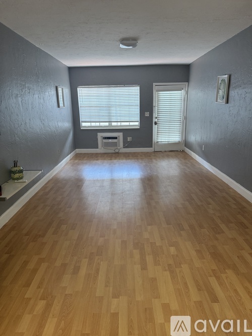 1611 West Ave Studio Apartment for Rent - Photo gallery 5