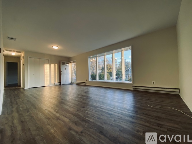 233 Bay Blvd 4 Beds Single Family Home for Rent - Photo gallery 2