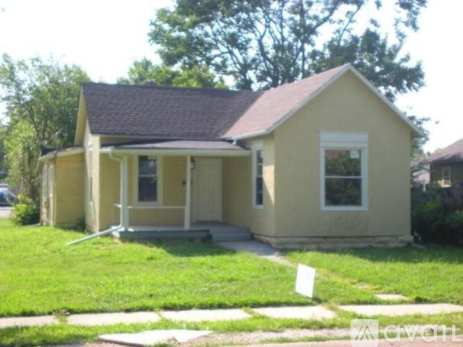 12906 8th St 3 Beds Single Family Home for Rent - Photo gallery 1