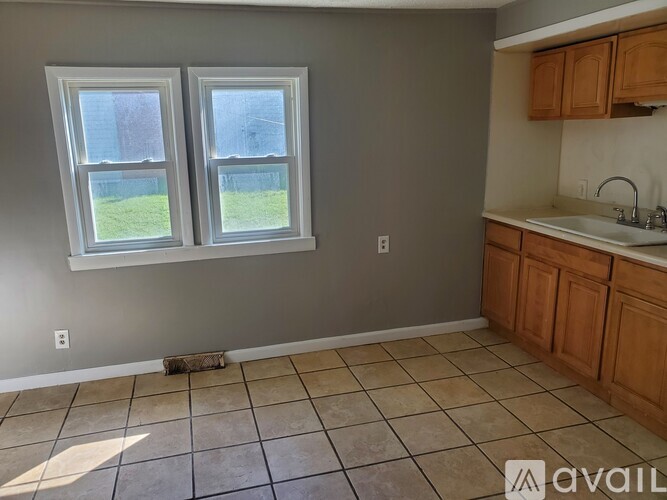 12906 8th St 3 Beds Single Family Home for Rent - Photo gallery 4
