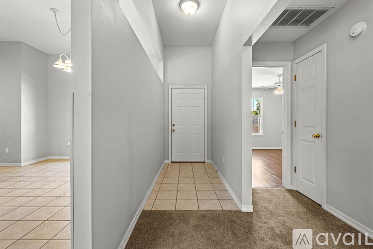 1314 E Rachel Ln 3 Beds Single Family Home for Rent - Photo gallery 3