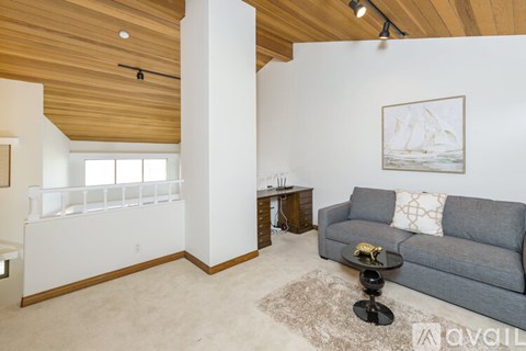 1110 Esplanade 3 Beds Apartment for Rent