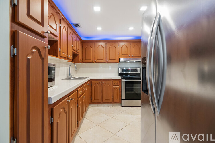 16740 Northeast 9th Avenue 2 Beds Condo for Rent - Photo gallery 2