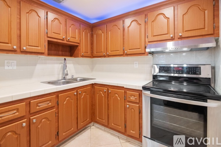 16740 Northeast 9th Avenue 2 Beds Condo for Rent - Photo gallery 3
