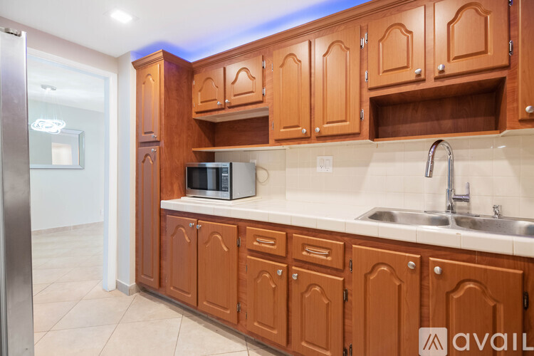 16740 Northeast 9th Avenue 2 Beds Condo for Rent - Photo gallery 4