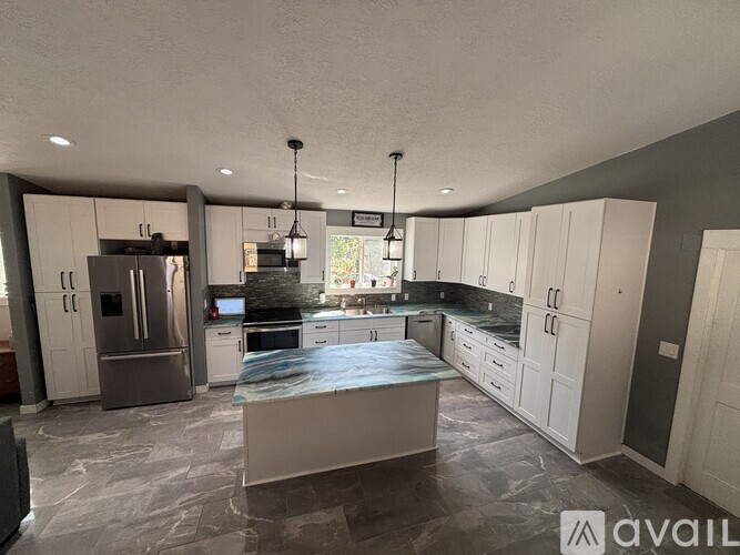 156 Pine Street 3 Beds Single Family Home for Rent - Photo gallery 4