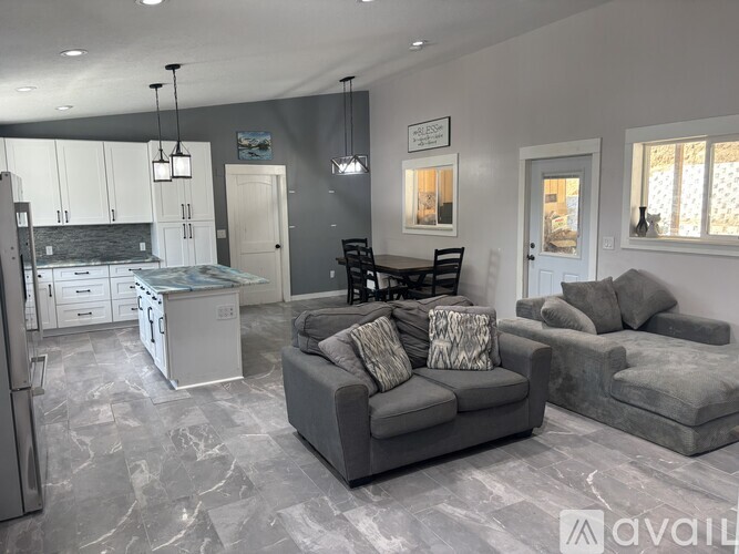 156 Pine Street 3 Beds Single Family Home for Rent - Photo gallery 5
