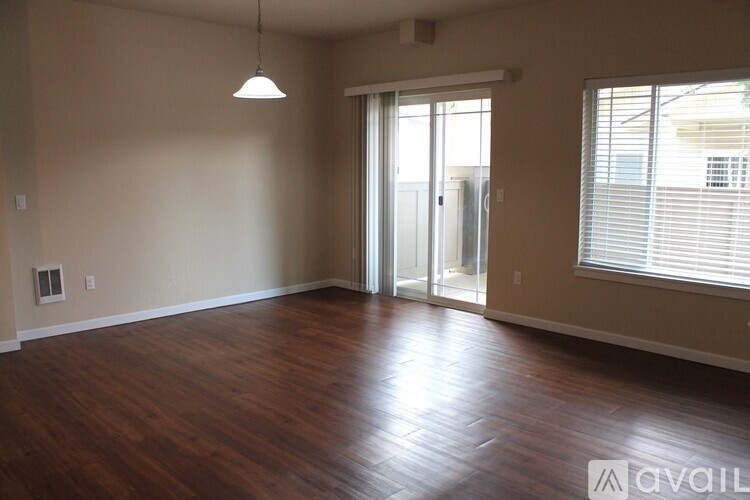 1065 W Rustic Lodge Dr 2 Beds Apartment for Rent - Photo gallery 3