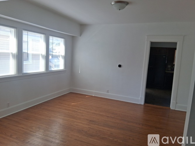 72 South 4th Avenue 2 Beds Single Family Home for Rent - Photo gallery 3