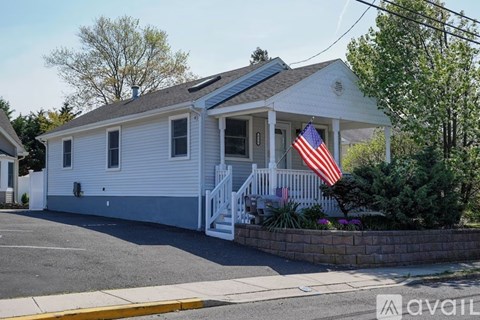 639 Redmond Avenue 2 Beds Apartment for Rent