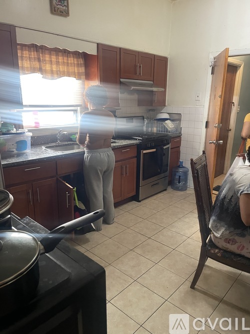 161 W 20th St 3 Beds Apartment for Rent - Photo gallery 3