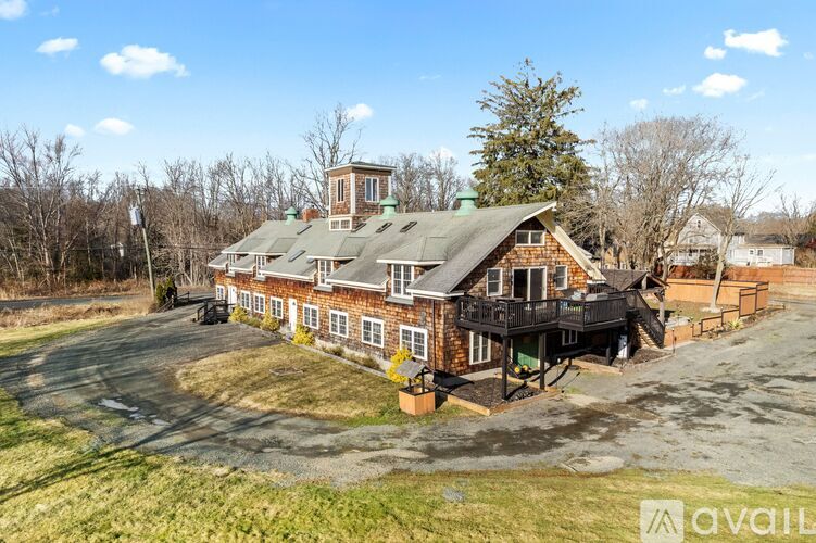 26 Old Wallingford Road 4 Beds Single Family Home for Rent - Photo gallery 1