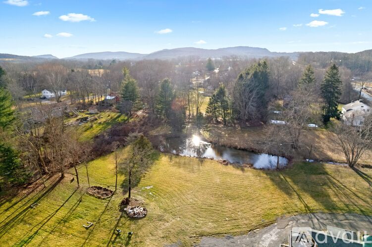 26 Old Wallingford Road 4 Beds Single Family Home for Rent - Photo gallery 3