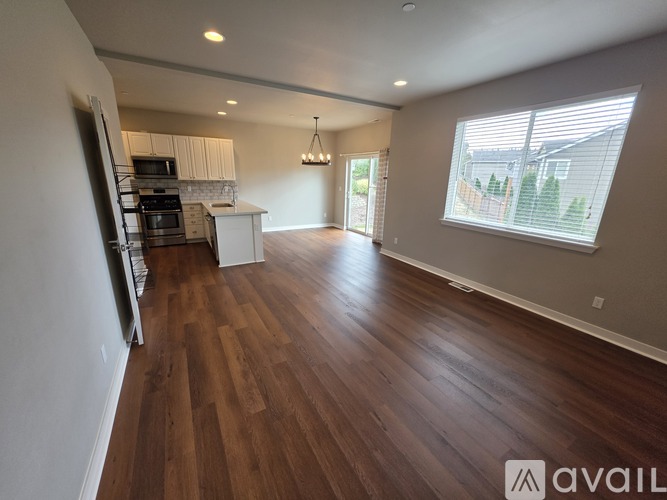 736 Freedom Court Southeast 3 Beds Single Family Home for Rent - Photo gallery 5