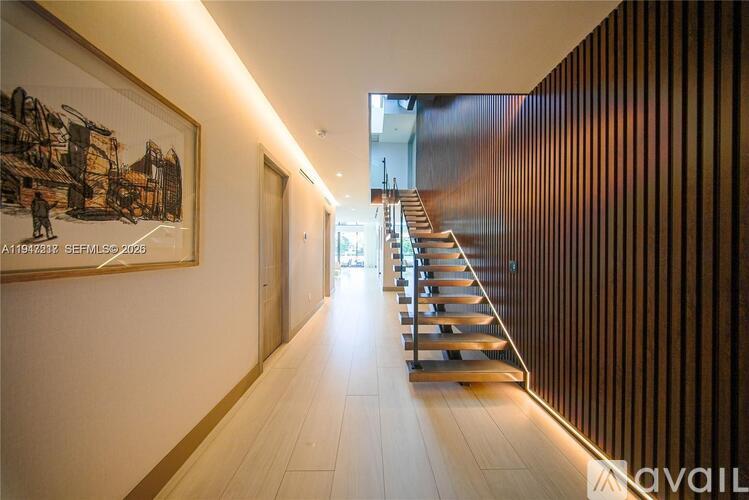 7520 W Treasure Dr 5 Beds Single Family Home for Rent - Photo gallery 2