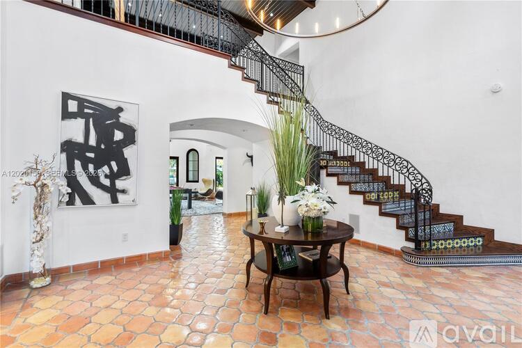 1201 NE 83rd St 10 Beds Single Family Home for Rent - Photo gallery 2