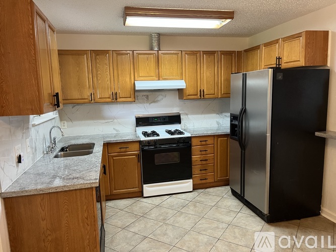 1501 Maine Ave 3 Beds Single Family Home for Rent - Photo gallery 5