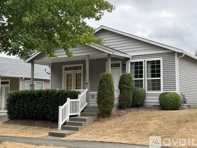 8421 16th Avenue Southeast 3 Beds Single Family Home for Rent - Photo gallery 1