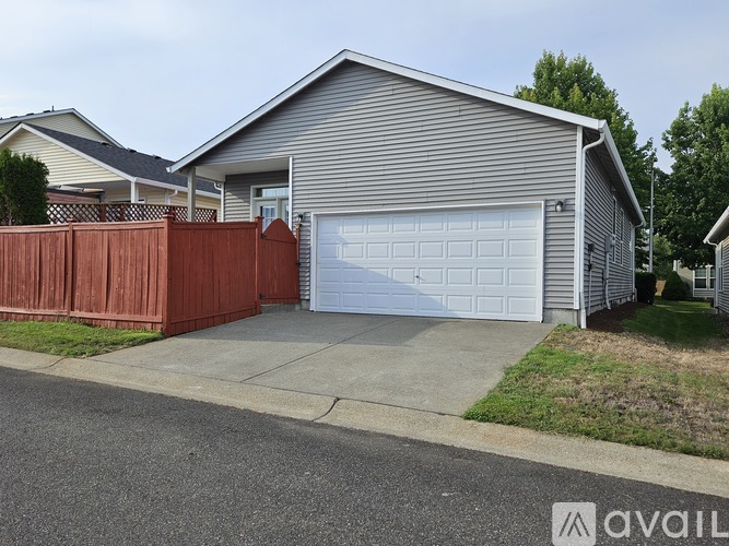 8421 16th Avenue Southeast 3 Beds Single Family Home for Rent - Photo gallery 3