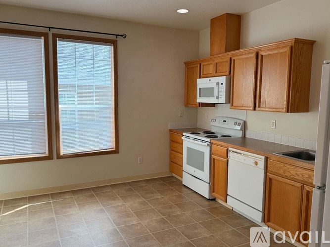 8421 16th Avenue Southeast 3 Beds Single Family Home for Rent - Photo gallery 5