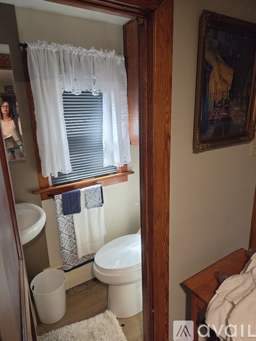 131 South Lancaster Street 1 Apartment for Rent - Photo gallery 4